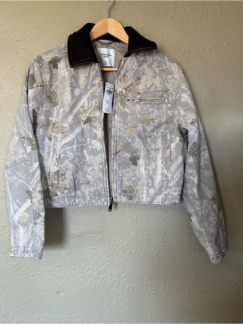 Abercrombie & Fitch Light Gray Camouflage Crop Bomber Jacket with Dark Collar